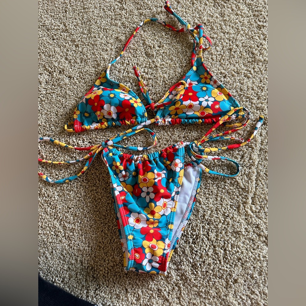 Romwe bikini, floral, cheeky, size S